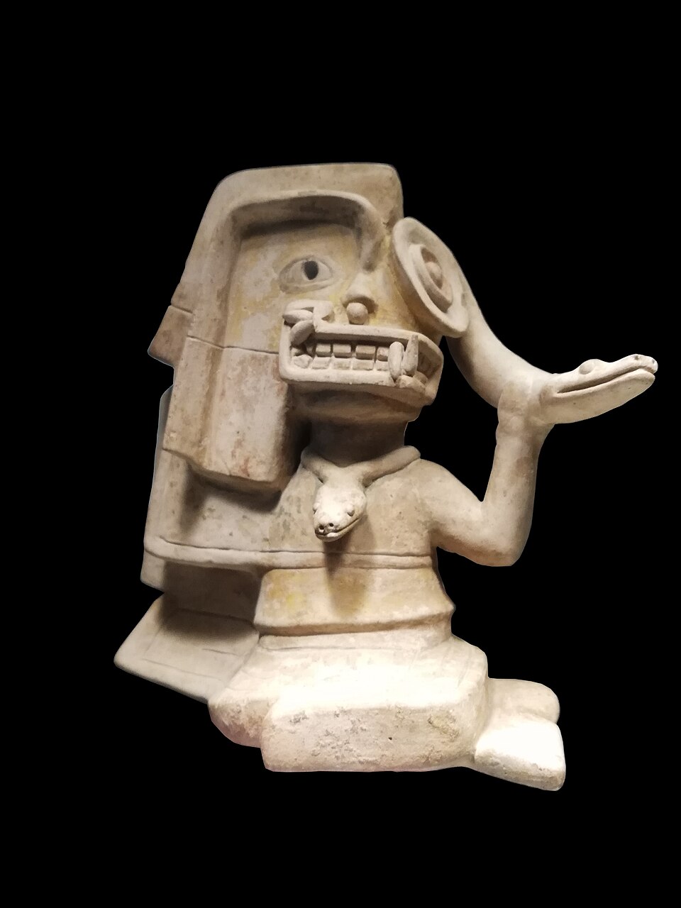 トゥマコ・ラ・トリタ文化の陶器彫刻「ピカソ・トリタ」